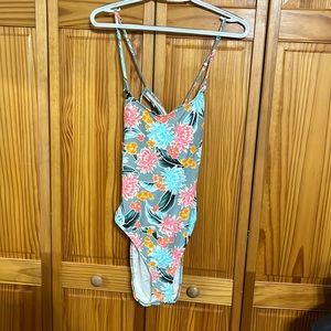 Juniors Bathing Suit Size XL (15-17)